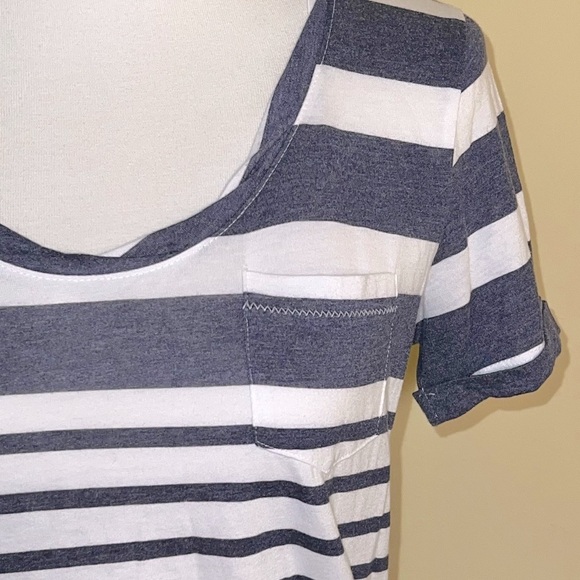 Nollie | Tee - Picture 2 of 5